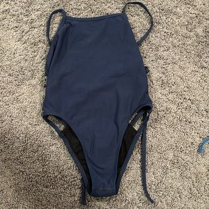 Jolyn Nico 3 Tie Back